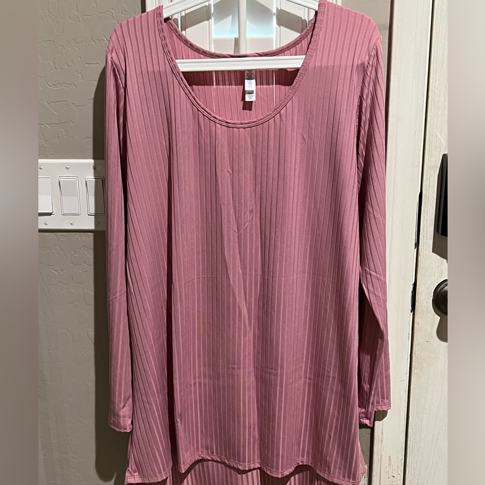 LuLaRoe 3X Lynnae Solid Top